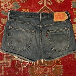 Levi Straus & Co 501 vintage short cut off jean shorts 31” W